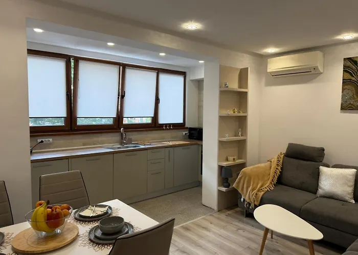 Lazzuro 7 Бургас