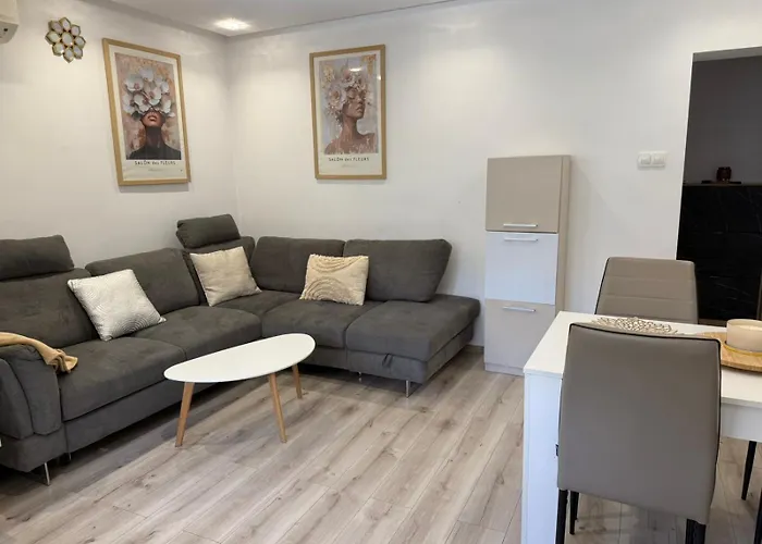 Lazzuro 7 Апартамент Бургас