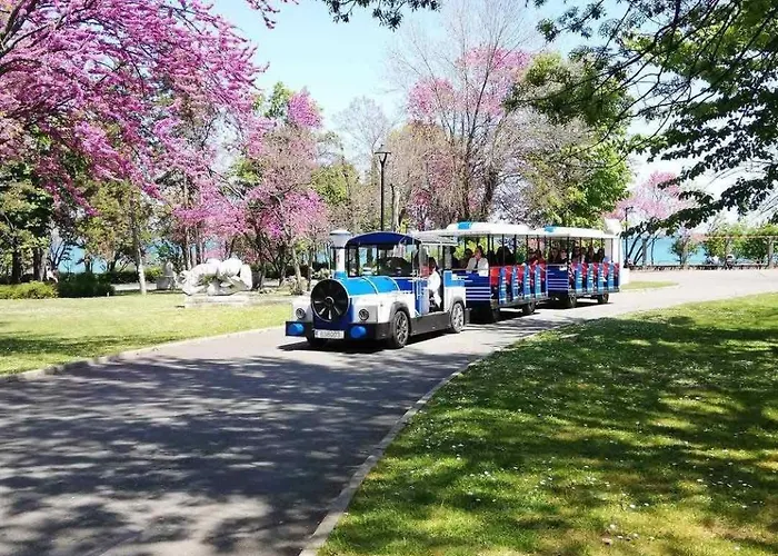 Апартамент Lazzuro 7 *