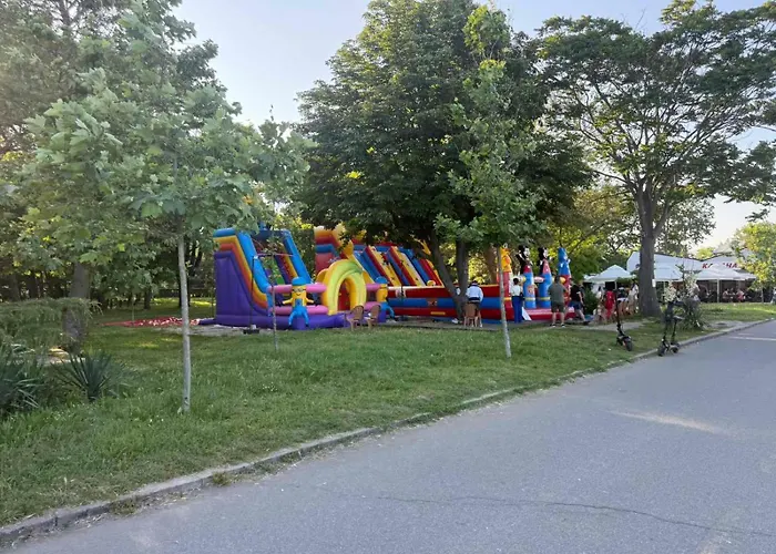 Апартамент Lazzuro 7 Бургас