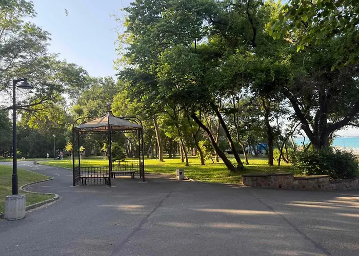 Lazzuro 7 Апартаменты