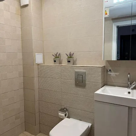 Lazzuro 7 Apartment